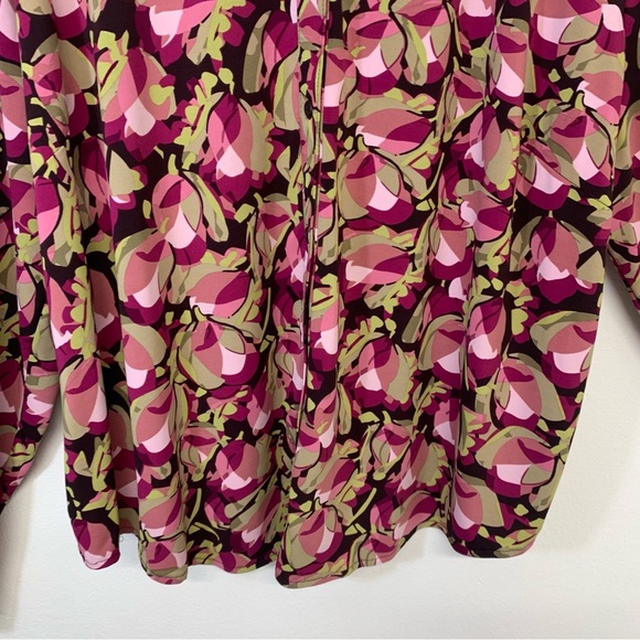 Lane Bryant Blouse 22/24 Button Up Stretch Knit Pink Abstract Long Sleeve - Picture 3 of 8